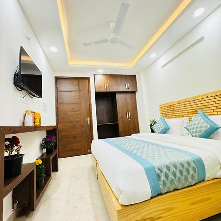 Hotel Ashram View Just 10 Minute Away Form Nizamuddin Railway Station Nuova Delhi Esterno foto