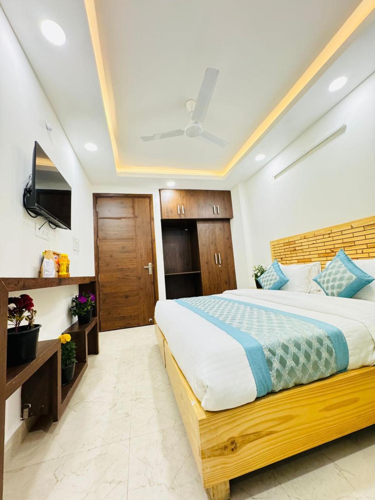 Hotel Ashram View Just 10 Minute Away Form Nizamuddin Railway Station Nuova Delhi Esterno foto