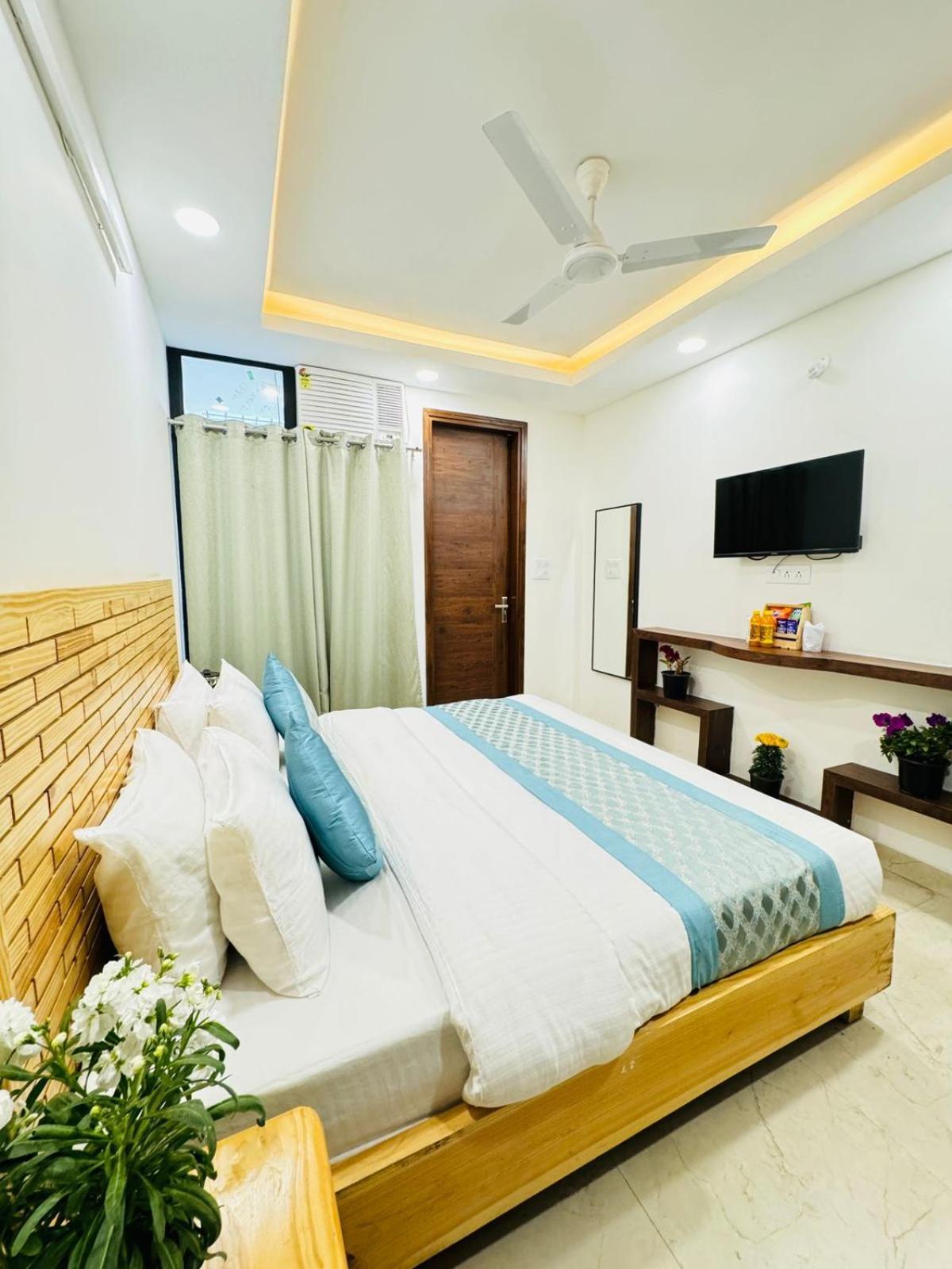 Hotel Ashram View Just 10 Minute Away Form Nizamuddin Railway Station Nuova Delhi Esterno foto