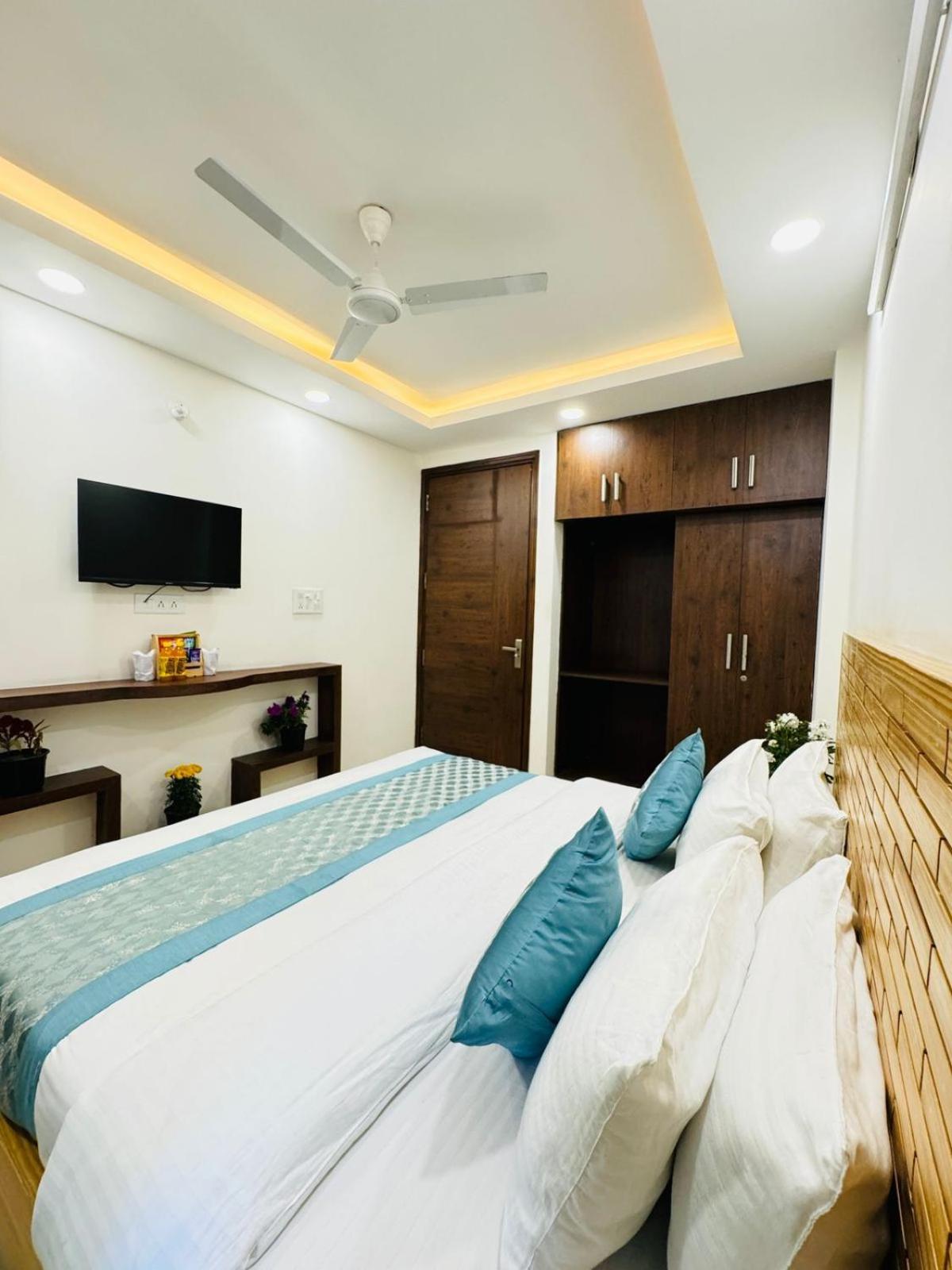Hotel Ashram View Just 10 Minute Away Form Nizamuddin Railway Station Nuova Delhi Esterno foto