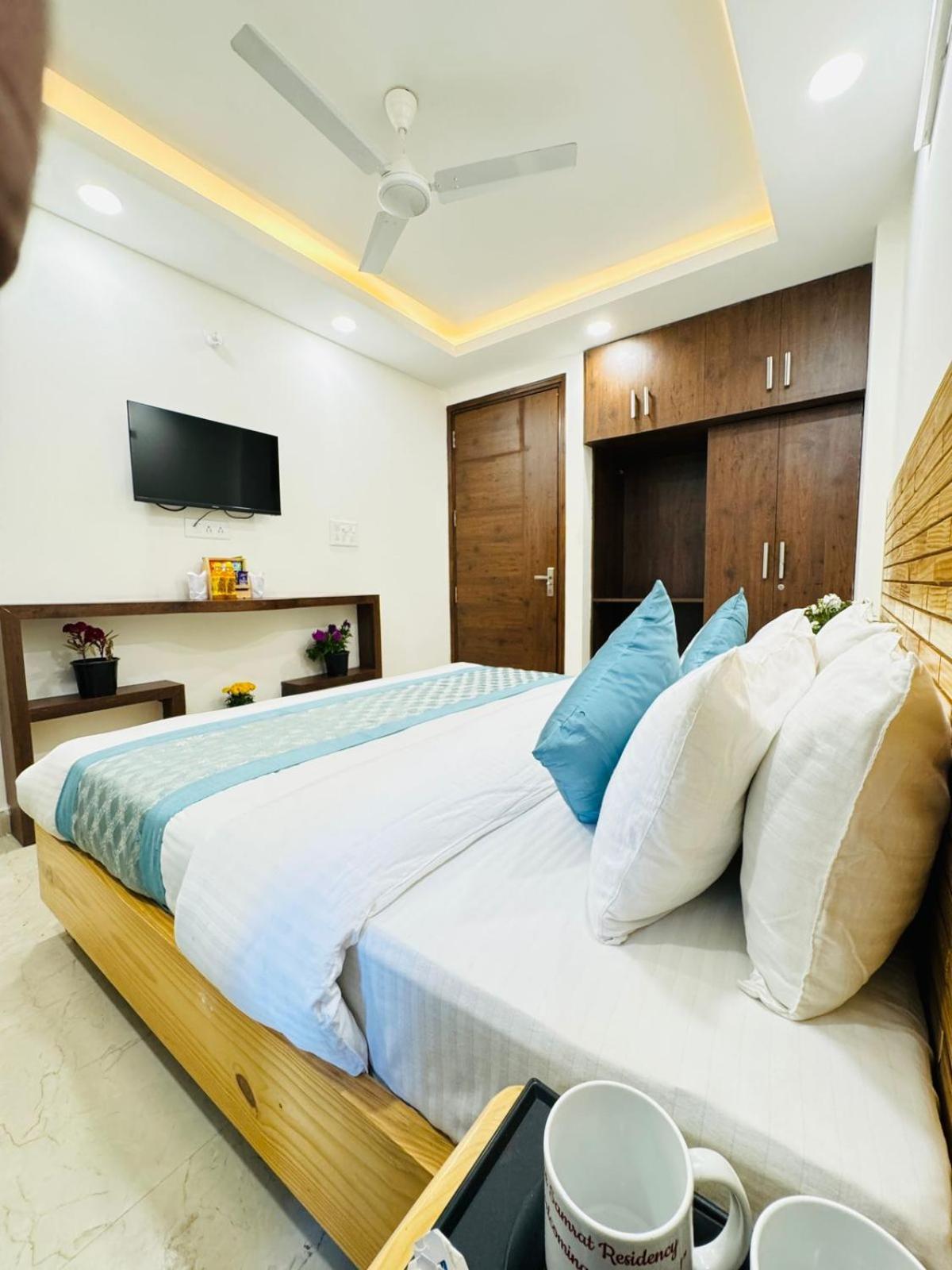 Hotel Ashram View Just 10 Minute Away Form Nizamuddin Railway Station Nuova Delhi Esterno foto