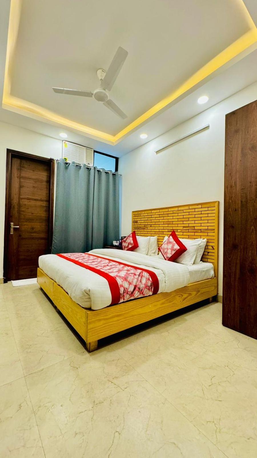 Hotel Ashram View Just 10 Minute Away Form Nizamuddin Railway Station Nuova Delhi Esterno foto